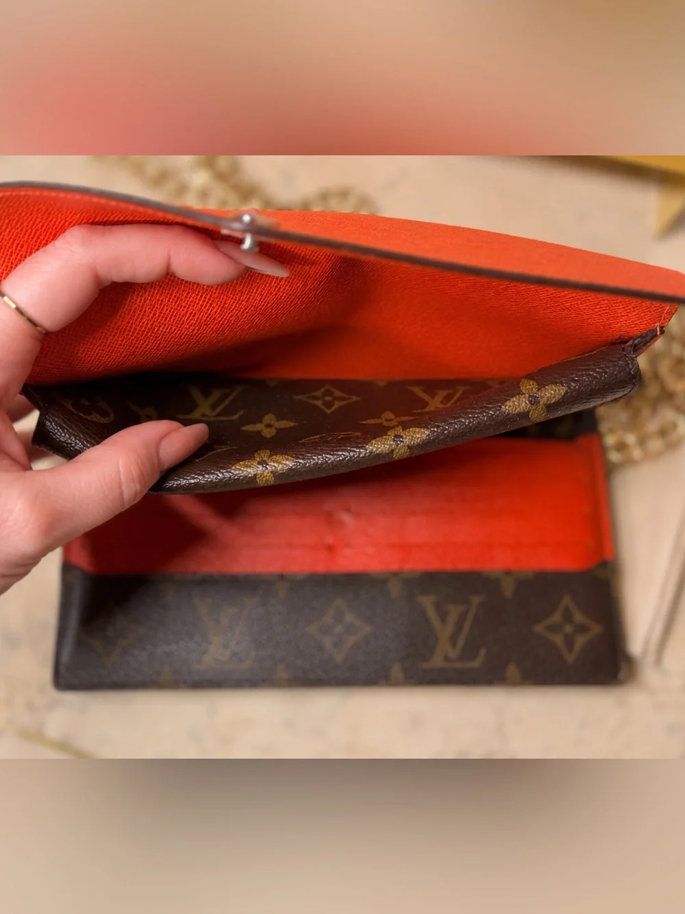 Louis Vuitton Monogram Envelope with Chain - Picture 14 of 15